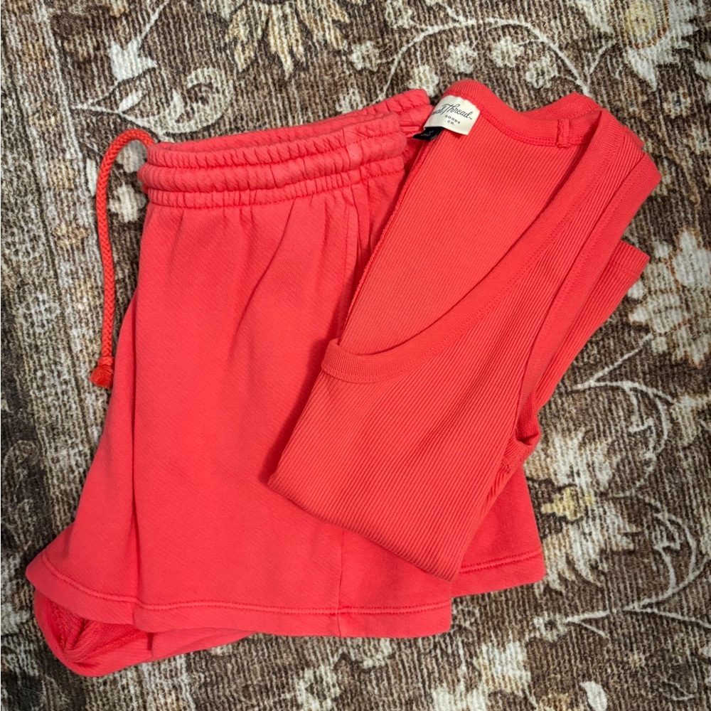 Universal Thread Vibrant Coral Set